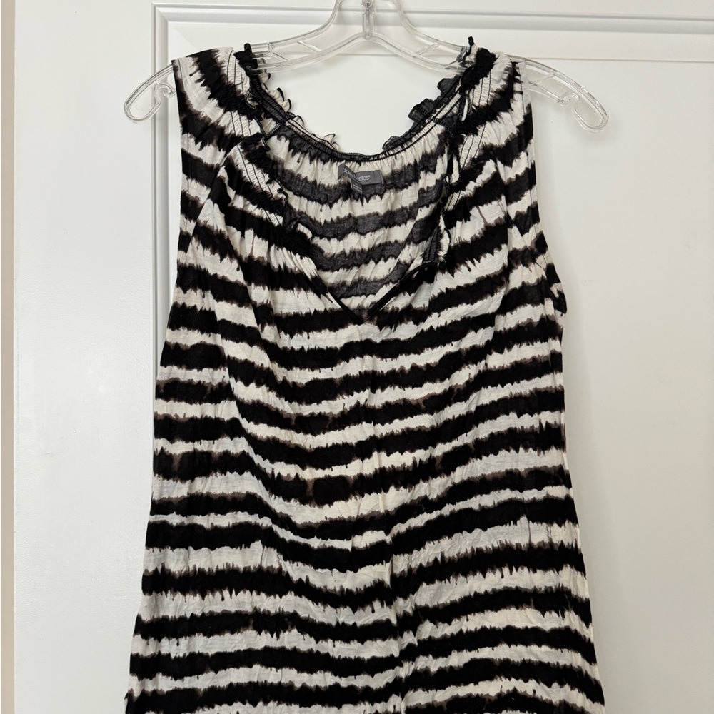 Daisy Fuentes Black and Cream Top